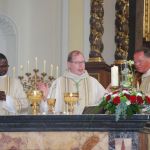 Erzbischof der Niederlande feiert mit Liebfrauen 700 Jahrfeier
