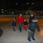 Der Kinderchor Herz-Jesu fährt Schlittschuh im Eislaufcenter, Wesel