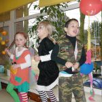 Hl. Kreuz Kitakinder feiern in der Villa Kunterbunt