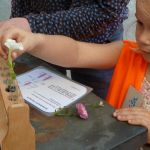 Hl. Kreuz Kita Kinder besuchten  den Lernpfad beim Wertstoffhof