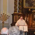 Herz-Jesu-Kirchenchor erhält Primiz-Segen und ehrt Chorleiterin Monika Hebing