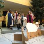 Krippenspiel mit dem Kinderchor Herz-Jesu: Ein Esel erlebt die Geburt des Herrn